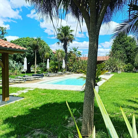 La Bastide De Entre Ocean Et Montagnes Apartmán *